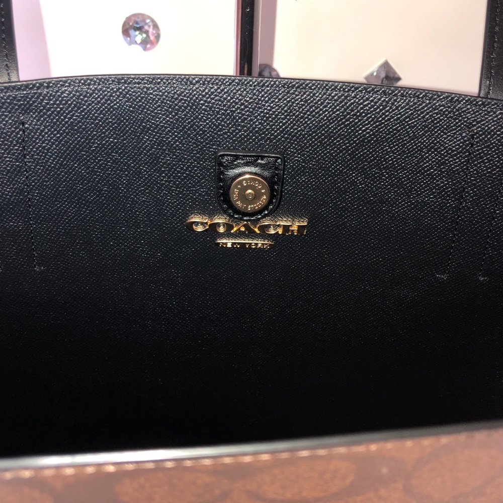 SOLD ONⓂ️COACH💎SIGNATURE AVENUE TOTE - Picture 4 of 6